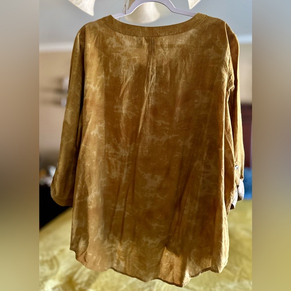 LOGO Blouse - Picture 3 of 3